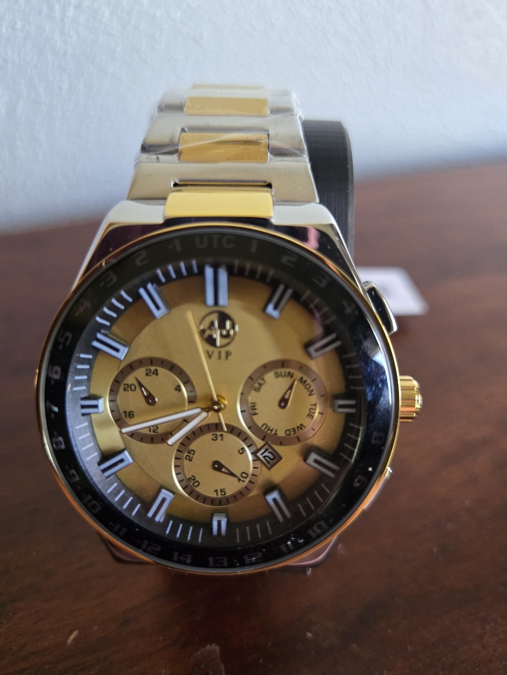 VIP Men's Gold & Silver Tone Stainless Steel Watch – Multi-Dial Luxury Style NWT